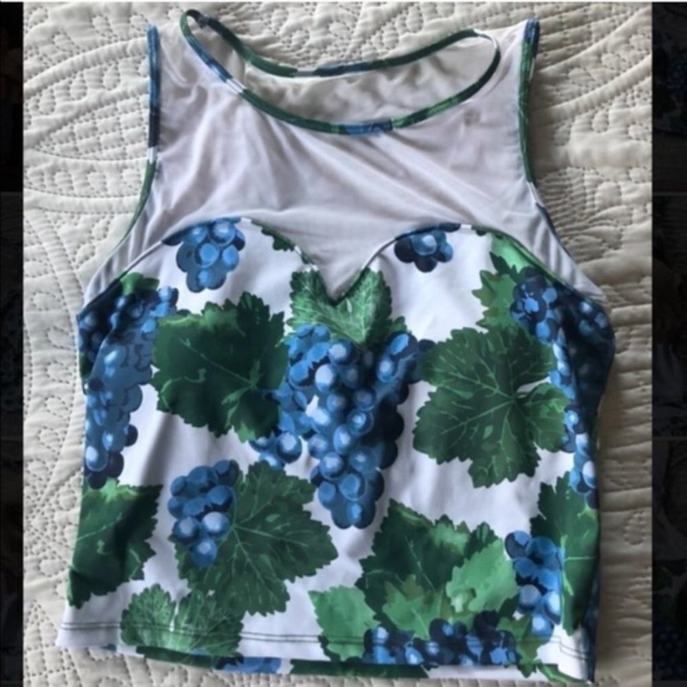 Kortni Jeane Grapevine Netted Top - size medium
